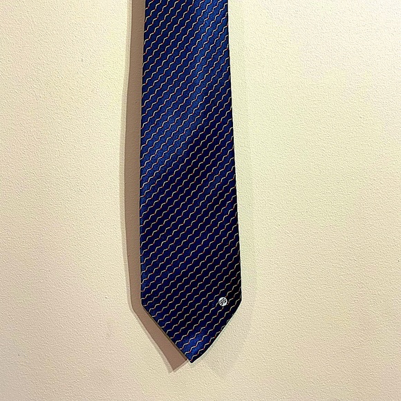 Beautiful navy yellow and red mens Versace V2 classic tie - Picture 4 of 6